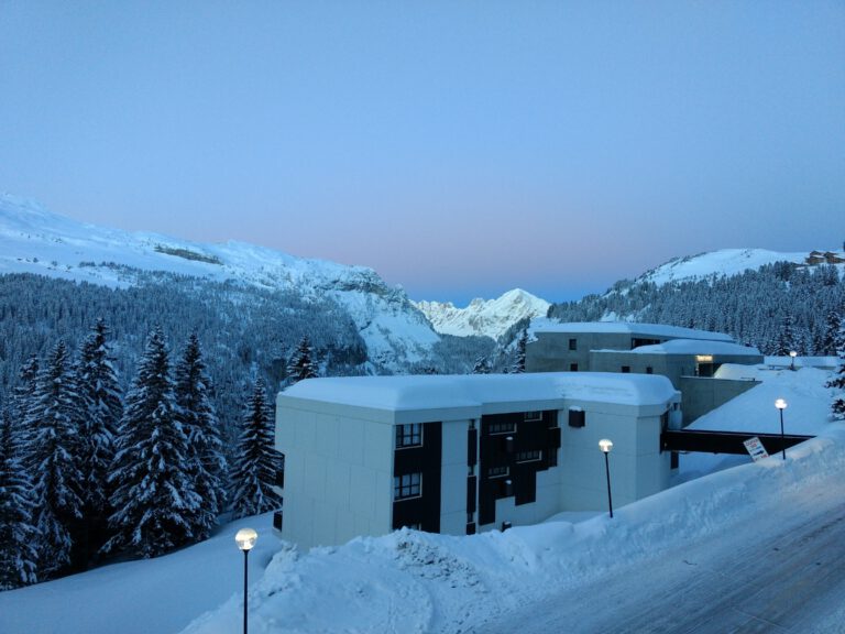 Zonsopkomst uitzicht wintersport Flaine - wintersport le Grand Massif